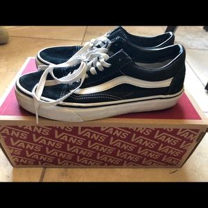 VANS Old Skool Black & White Sneakers